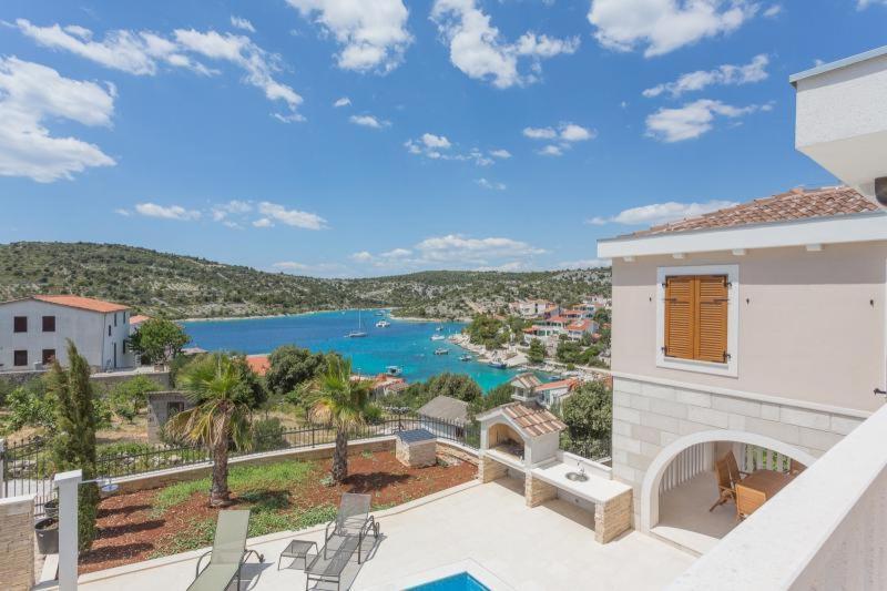 Villa Elena Sevid Exterior photo