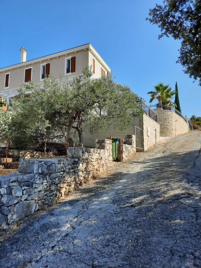Villa Elena Sevid Exterior photo