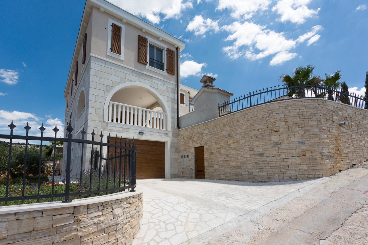Villa Elena Sevid Exterior photo
